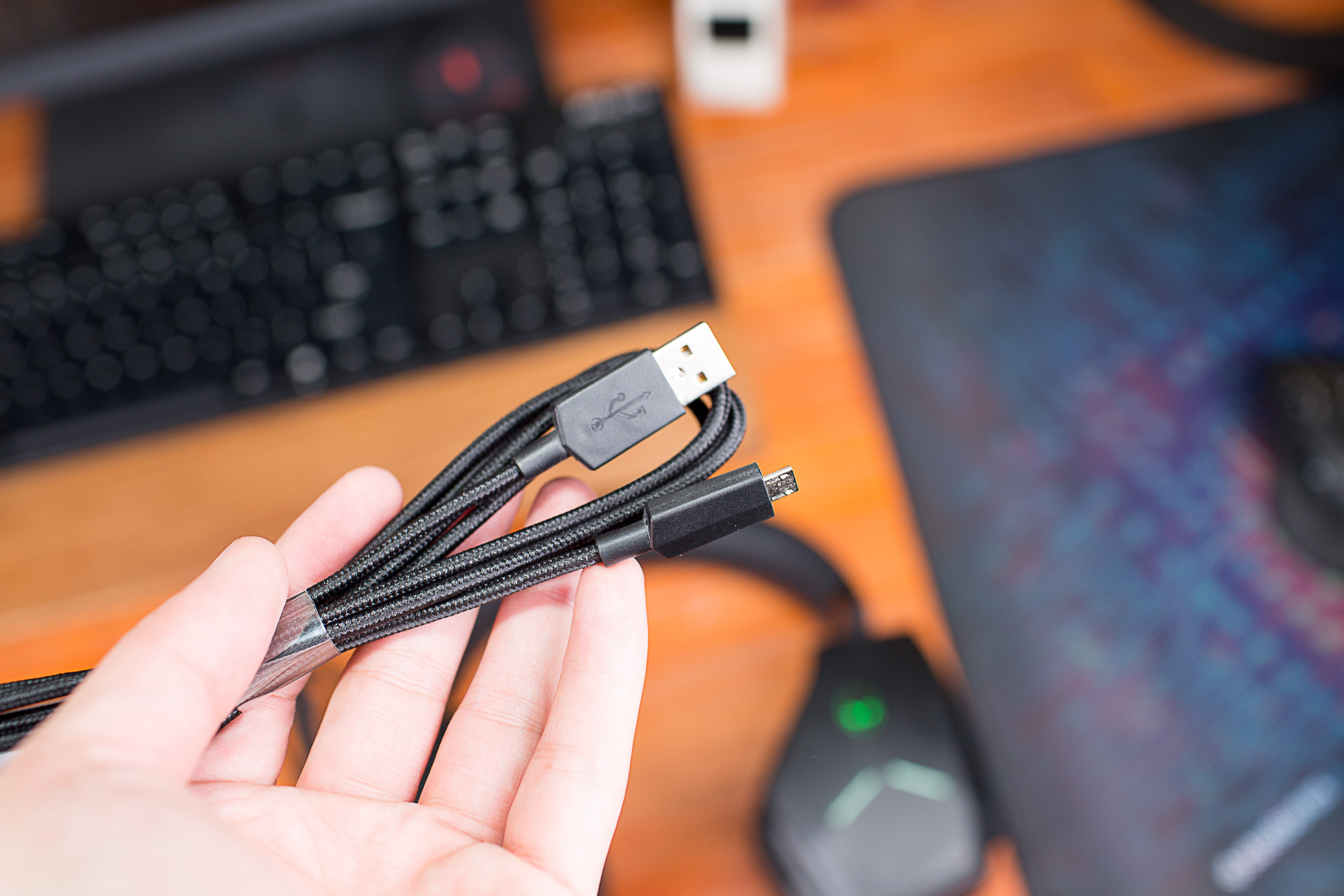 外星人耳机aw988按键介绍,外星人aw988耳机什么时候上市的