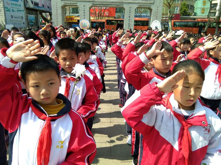 我的学校我的班级介绍怎么写,我的学校我的班图片