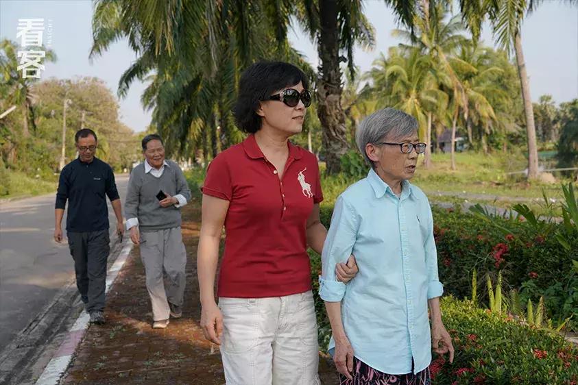 为了孩子上学全家都搬到县城好嘛,为了孩子上学全家去异地