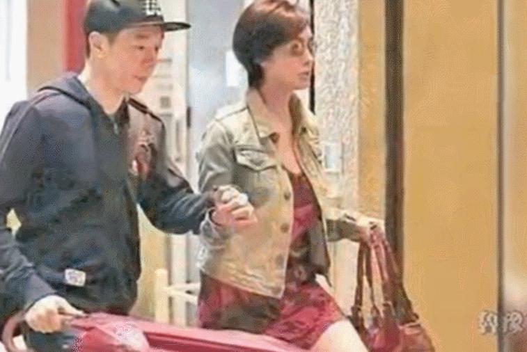 黄贯中朱茵周星驰黄家驹,朱茵喜欢周星驰还是罗贯中