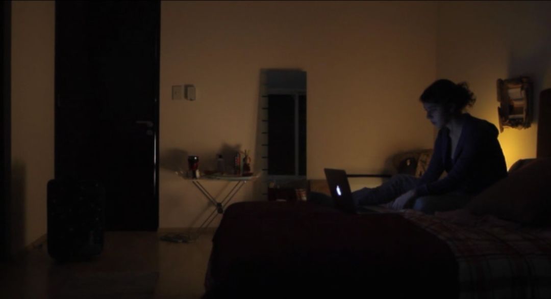 X爱视频被传遍全校之后，她上学如同下地狱。