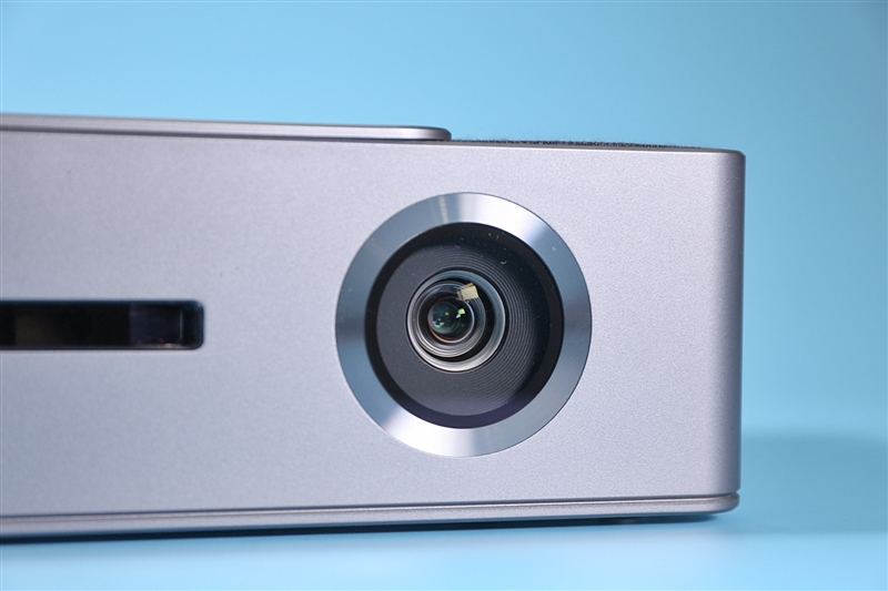 绝无仅有的超广角无畸变镜头,当贝f1对比4k投影仪