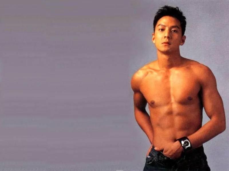 李现有没有腹肌,李现的真腹肌