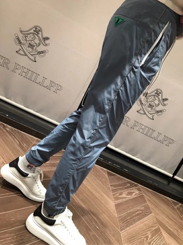 普拉达最新裤子,普拉达官方裤子