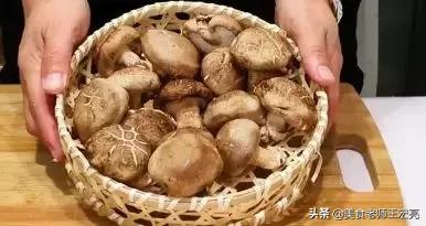 洗香菇只用盐可以吗,香菇只用清水洗可以吗