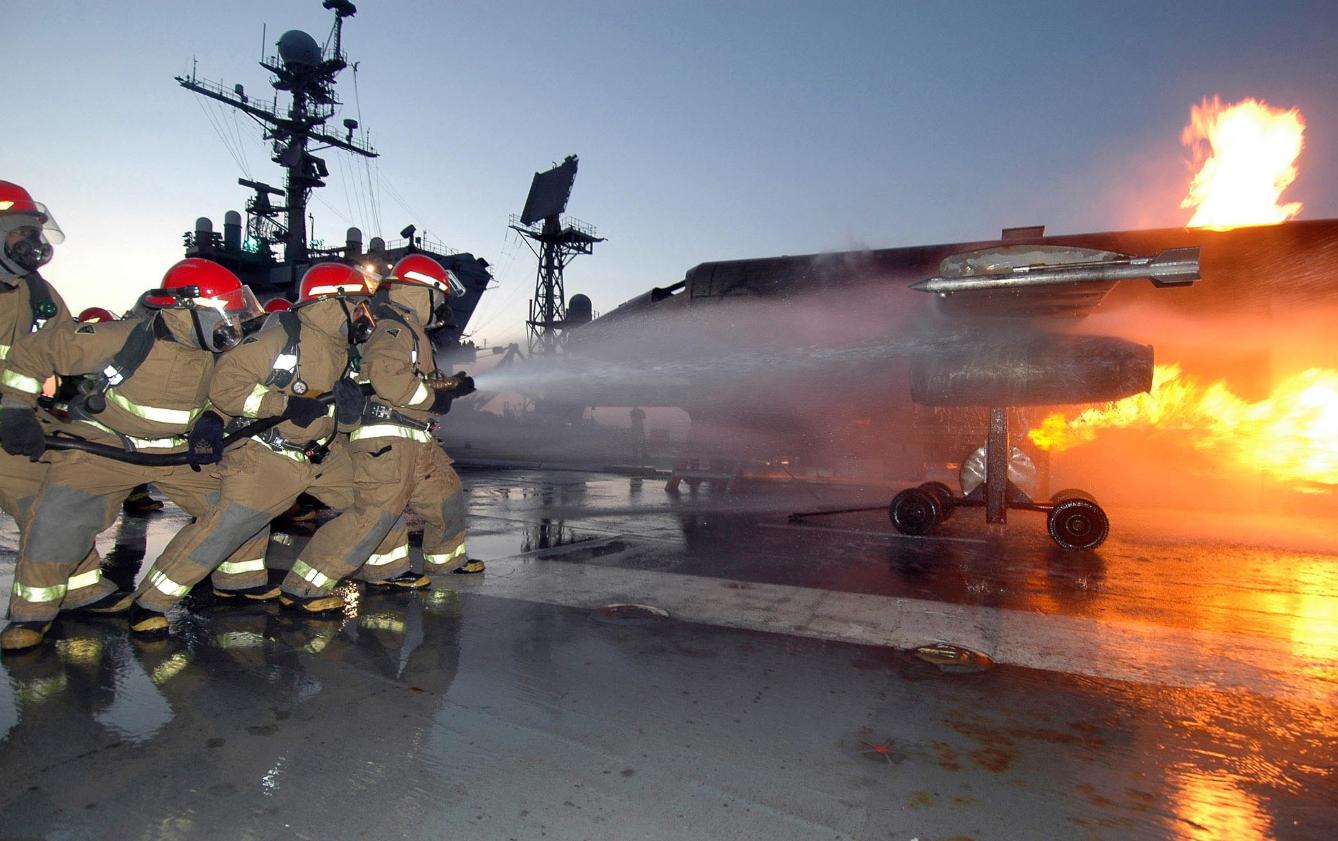 美军航母损管,神级损伤是什么造成的