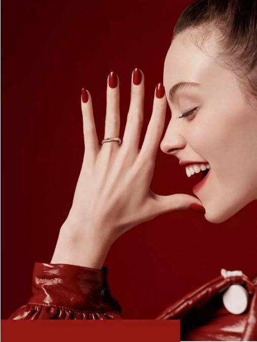 钻石戒指好还是黄金戒指好,要结婚了现在买金饰划算吗