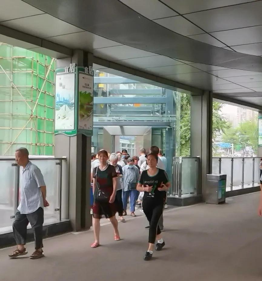 人行天桥现电梯,人行天桥观光电梯