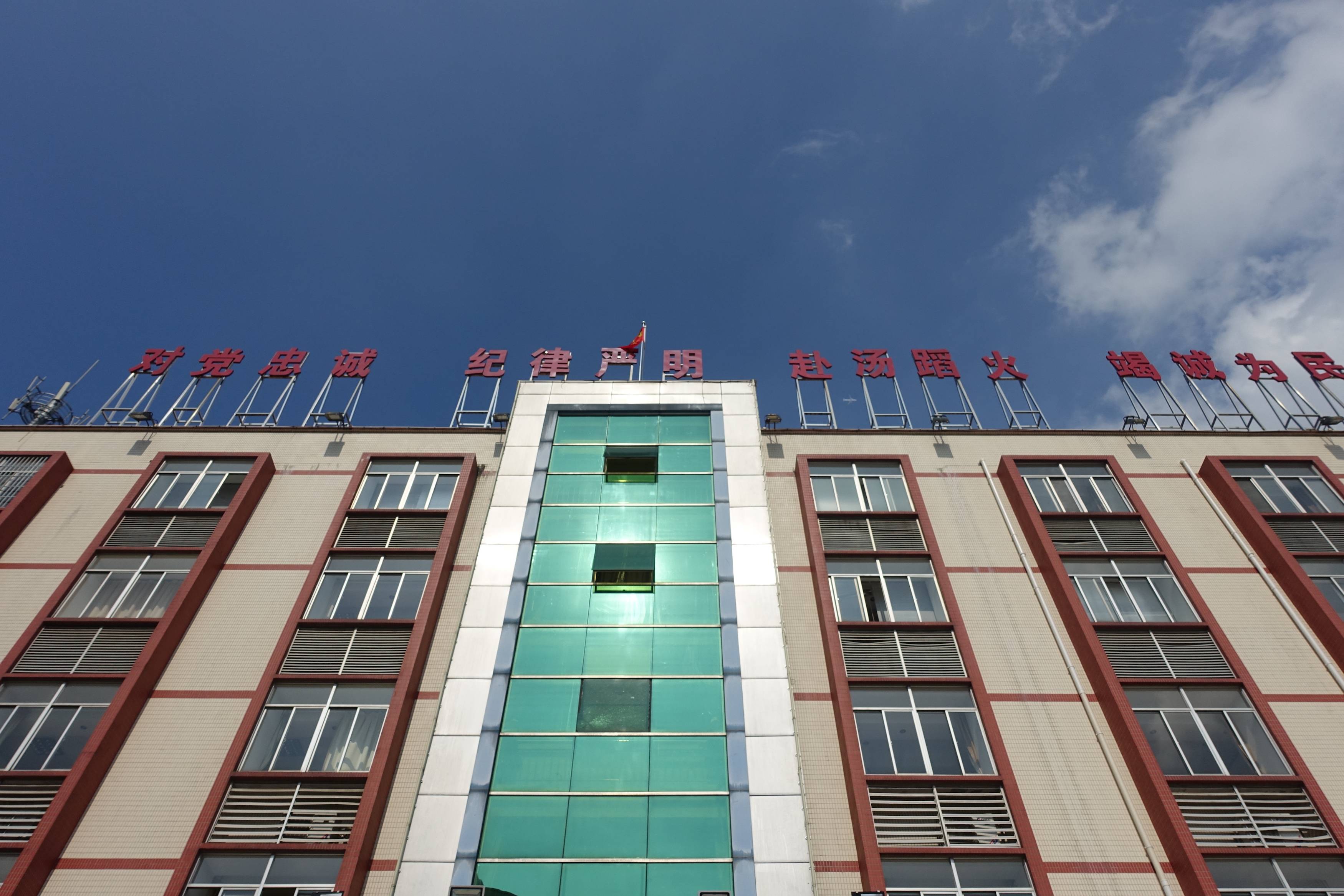 有一个消防蓝朋友是怎样的体验,给你一天时间