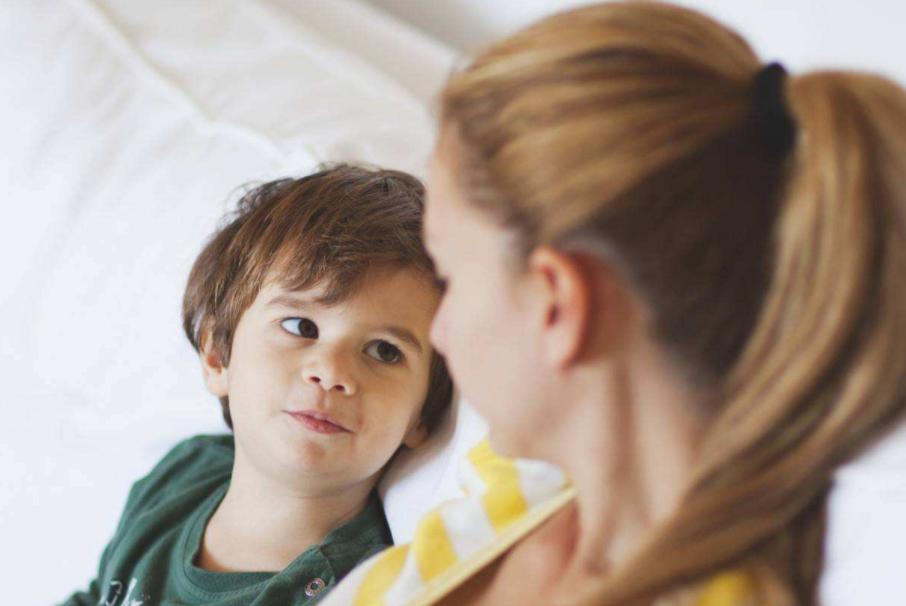 活在父母眼里的孩子会有多惨,活在父母的指责中长大