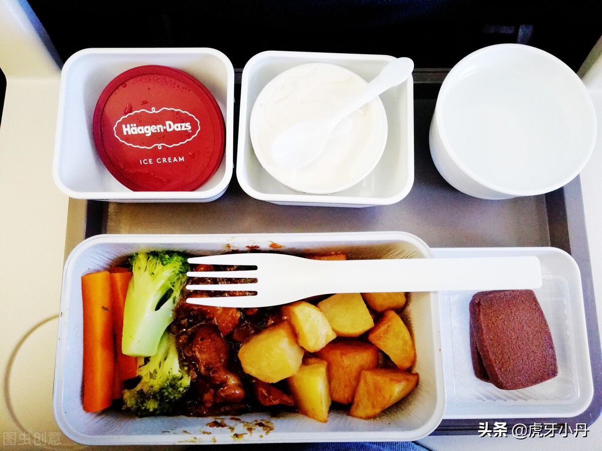 在飞机上能吃到什么样的飞机餐,飞机餐是提前准备的吗