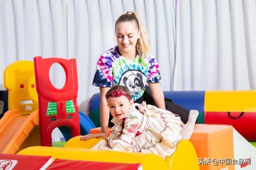 Hulafrogs金奖出炉!悦宝园为何被选为美国父母喜爱早教品牌?