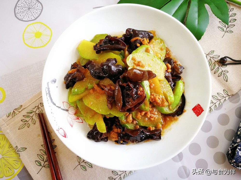 南瓜和冬瓜能不能搭配一起炒,冬瓜南瓜西红柿鸡蛋一起炒好吃吗