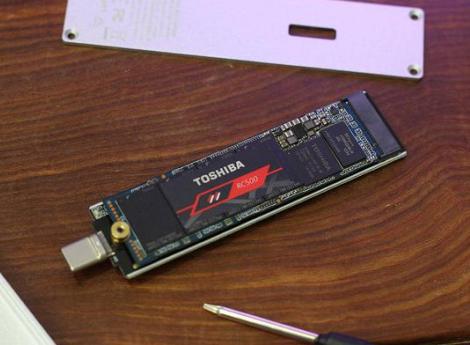 移动硬盘和大容量u盘哪个耐用,2t移动硬盘和2t的u盘哪个稳定