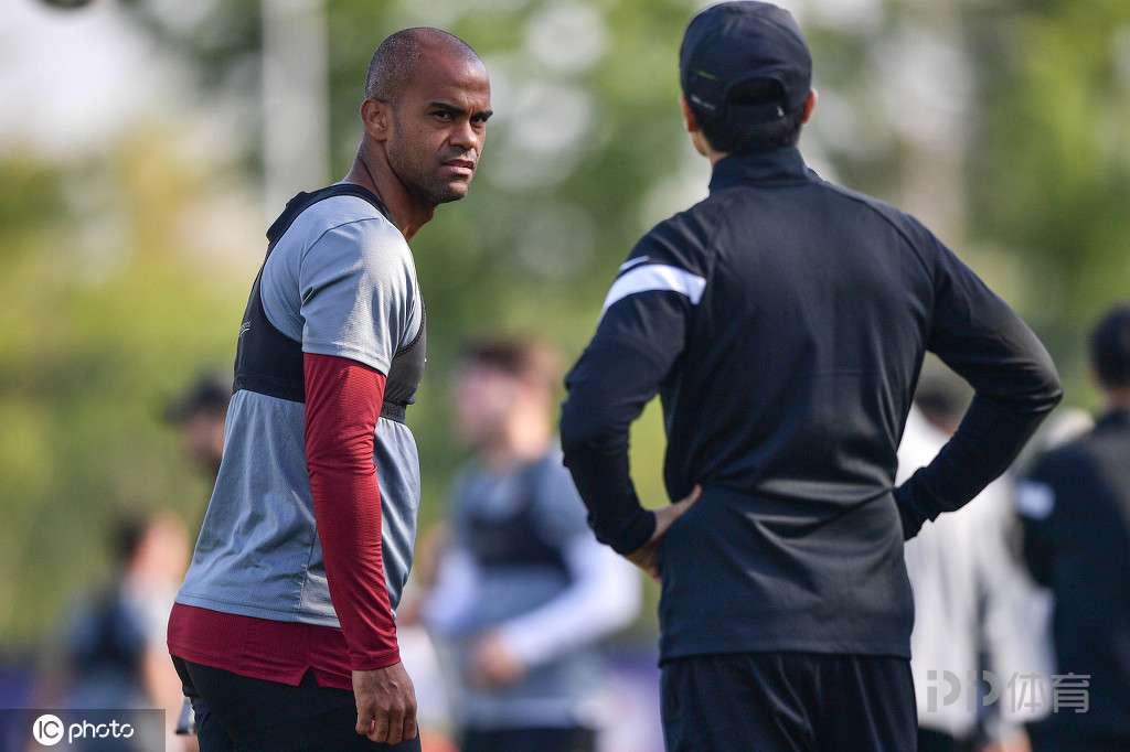 大连人vs长春亚泰2比0,大连人对阵长春亚泰