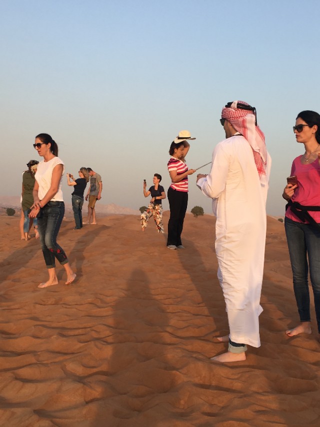 去迪拜冲沙穿什么鞋,去迪拜冲沙