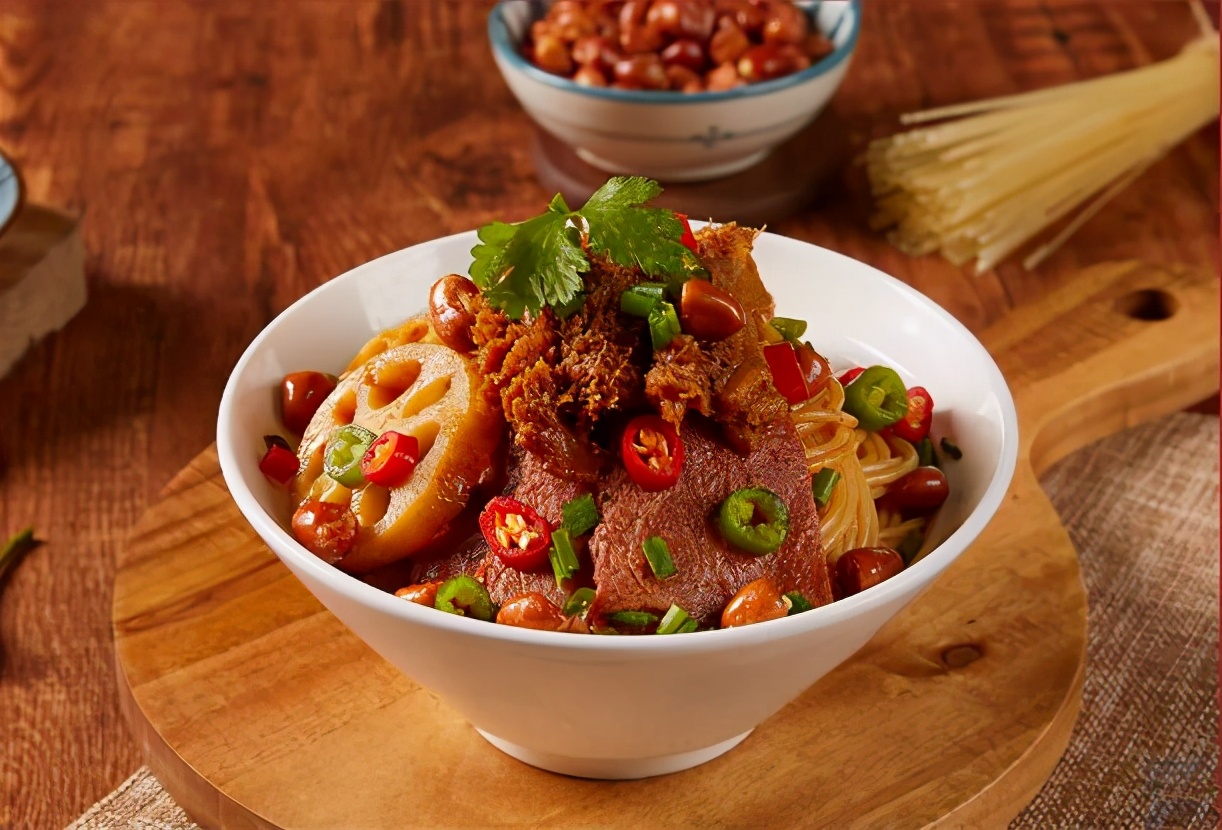 拌粉来啦~当夏天还未到来，罗罐中带来了新品