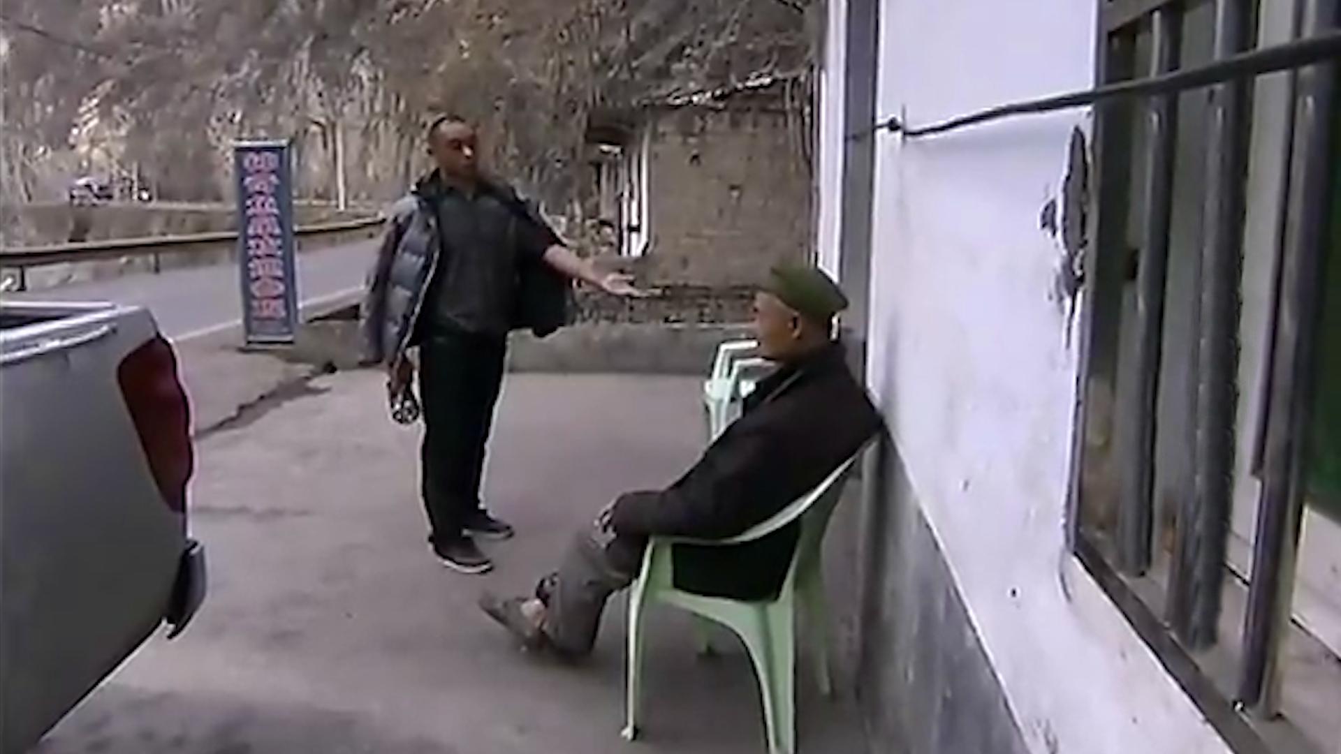 老人因做梦家中挖出鱼泉,老汉托梦掘地16米挖出鱼泉