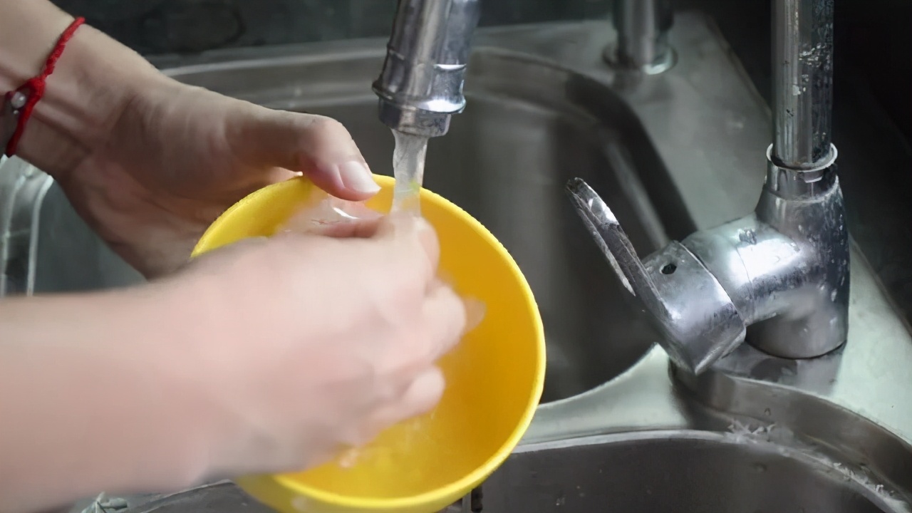 快递里气泡垫放卫生间和厨房,快递里的气泡垫放厨房里有什么用