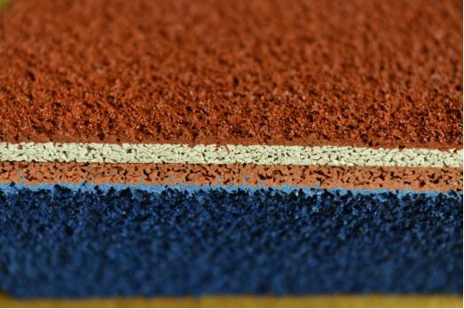 塑胶跑道翻新视频教程,旧塑胶跑道翻新施工