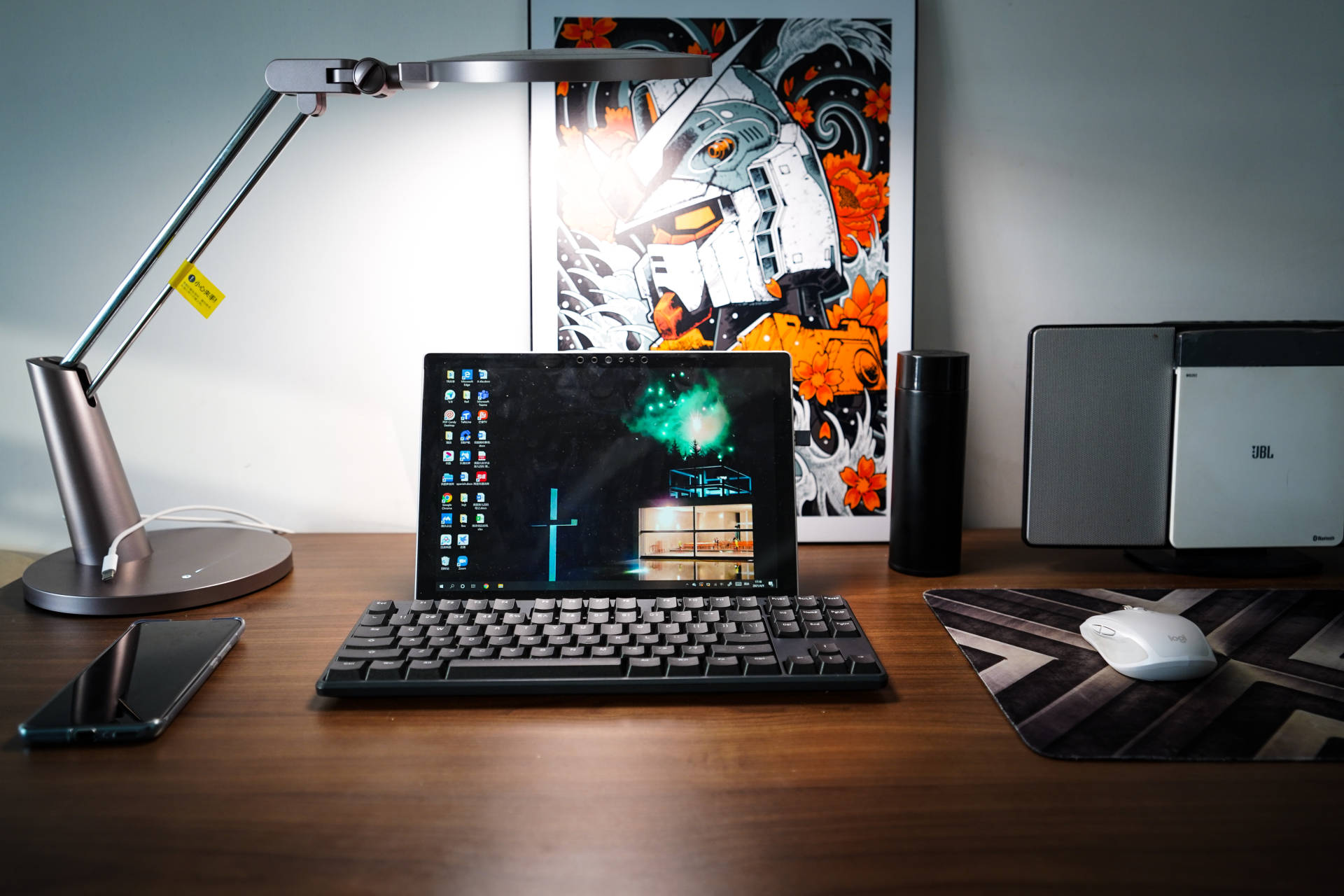 论如何拯救家里的小桌面?聊聊我那些花小钱省大地方的桌面好物