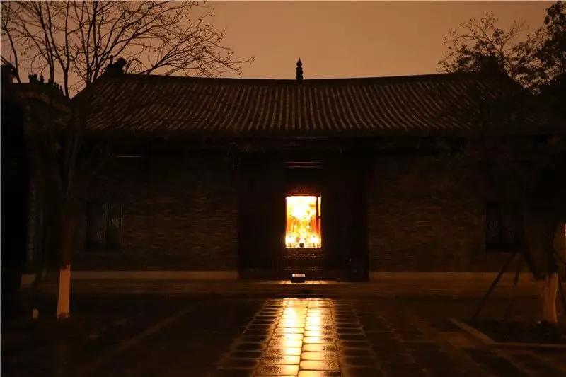 李李原型剃度出家又还俗,最近寺庙剃度出家全过程