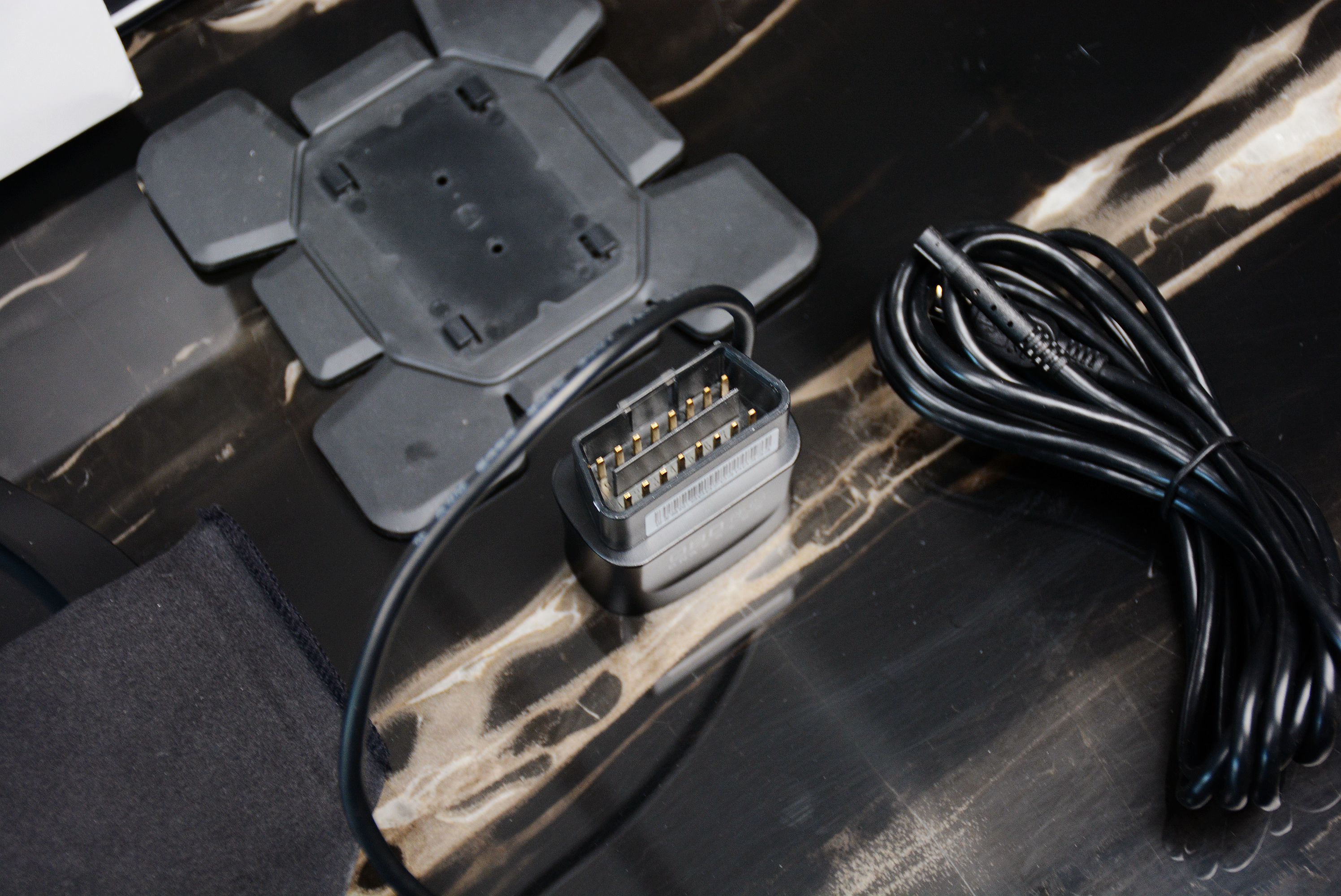 车萝卜hud蓝牙版与智炫版区别,车萝卜hud蓝牙版全面评测