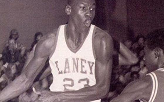 大学时期乔丹和詹姆斯的对比,詹姆斯和乔丹哪个人气高