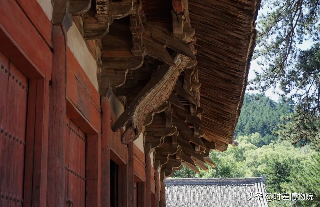 山西五台山佛光寺壁画,佛光寺阿弥陀佛头顶壁画