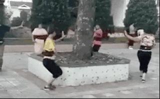 撞树、火疗、喝尿....谁是土法养生界的霸主？