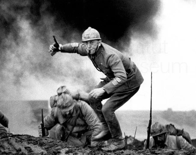 库布里克最好的作品？《光荣之路》：寻找一种麻痹的真实