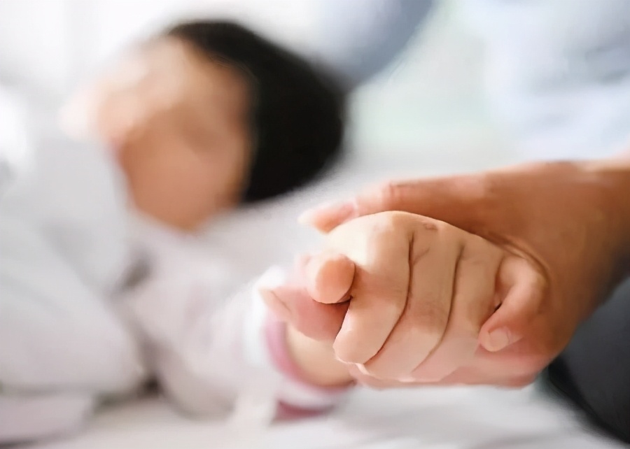 13岁男孩突然剧烈头痛、发热抽搐，原是病毒性脑炎作祟