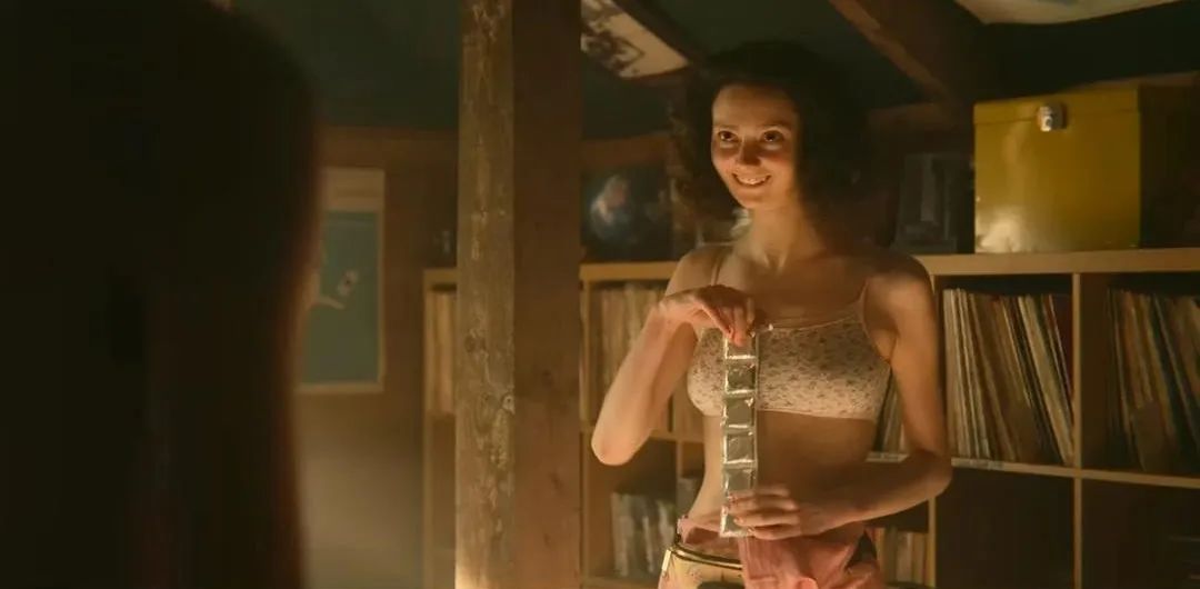 我在*人用成品**店打工：客户最小17岁，最老70岁