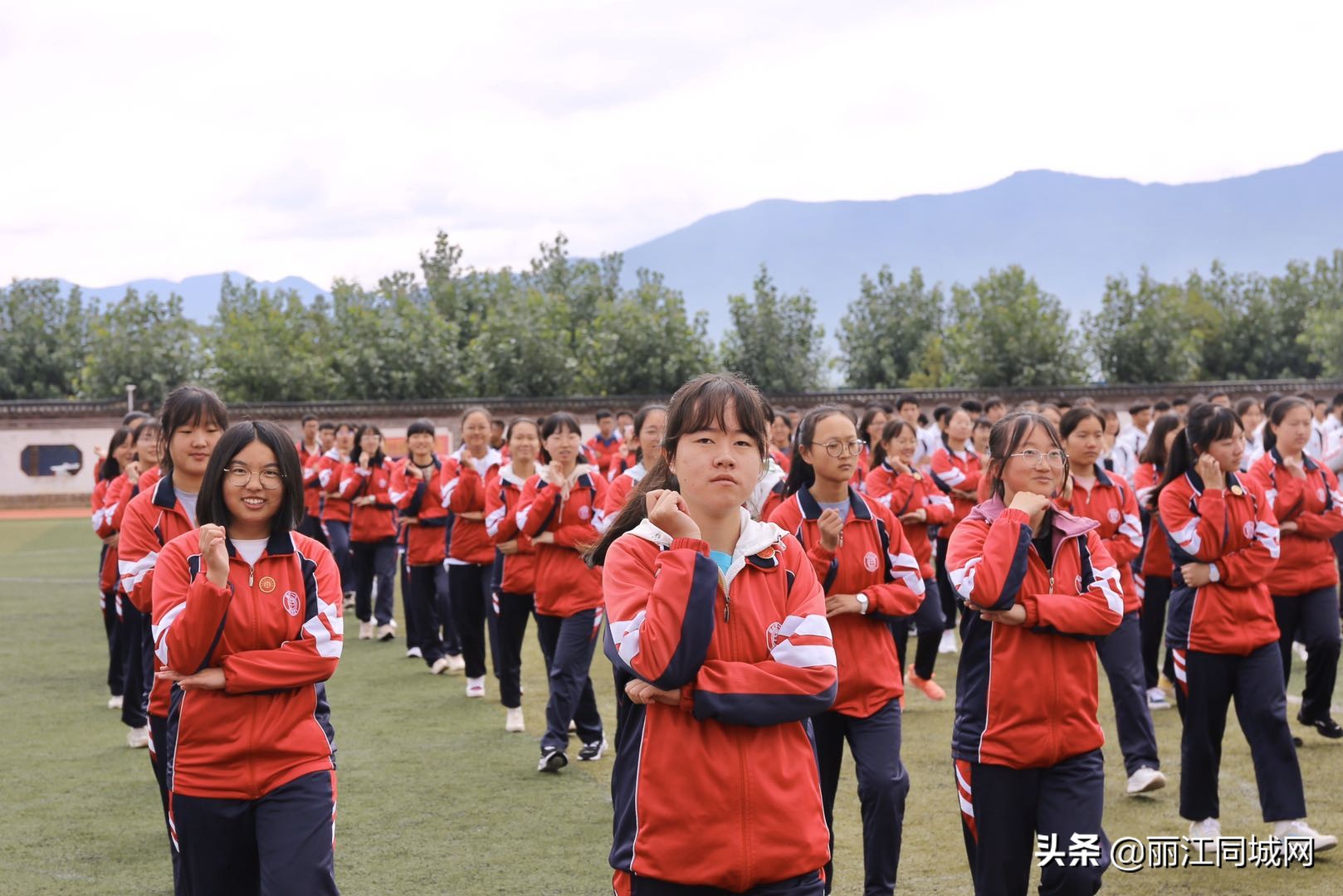 小学生课间操歌舞教学视频,大学生课间操民族文化