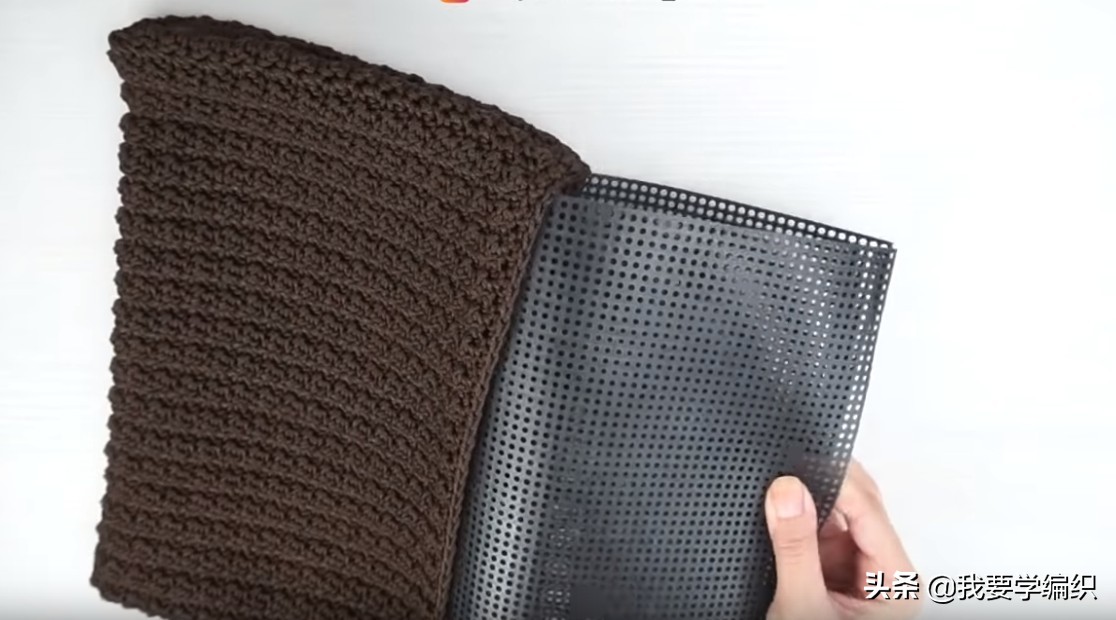 朋友说它比买的包更好看，高级感十足的环保皮草包，自己钩一个吧