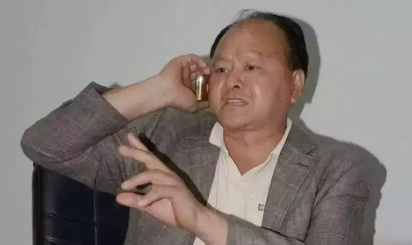 被这个翻译气笑了！但更扯的是它背后的组织……