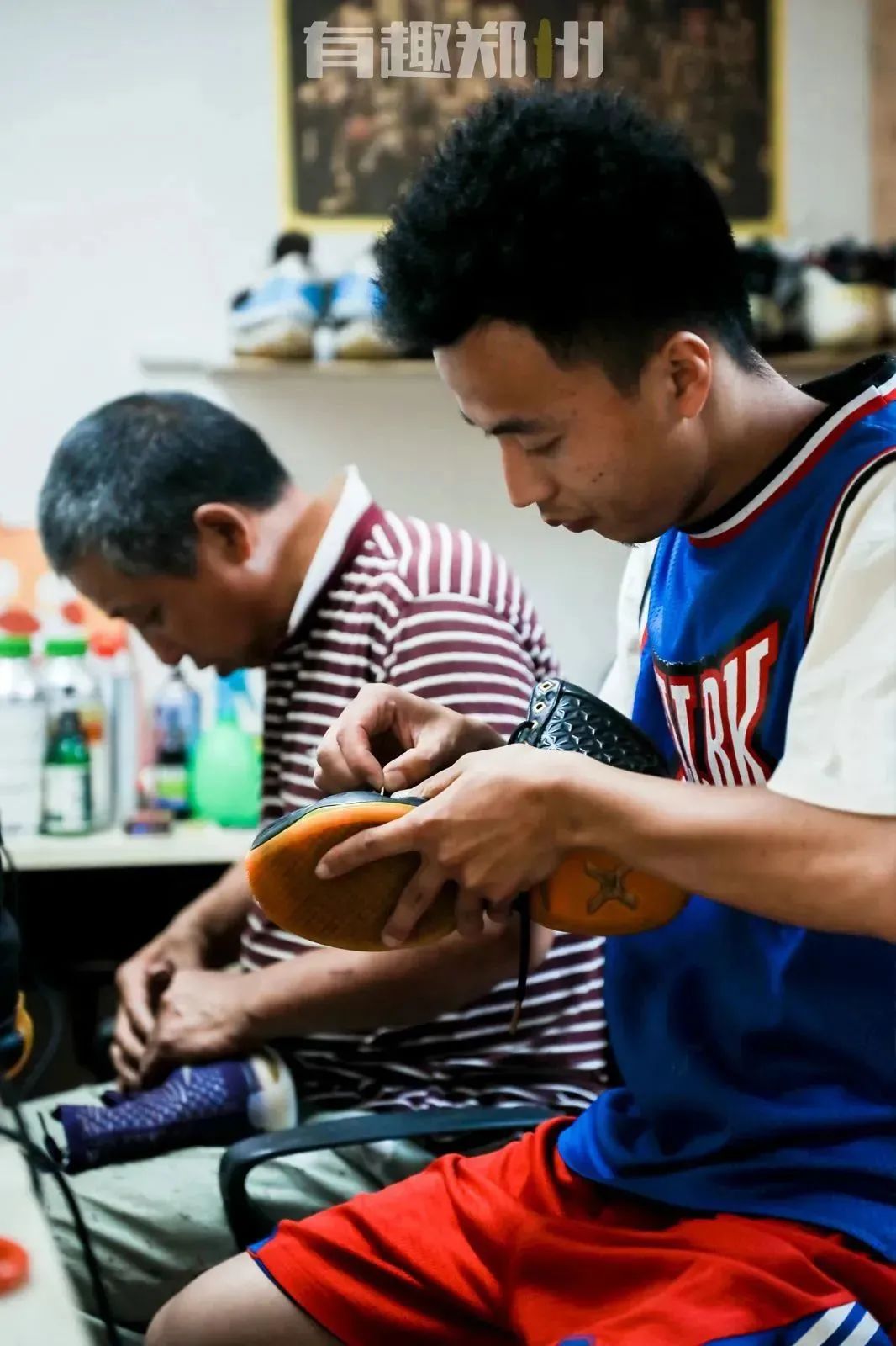 郑州90后男孩创业成功案例,郑州90后男孩创业干修鞋