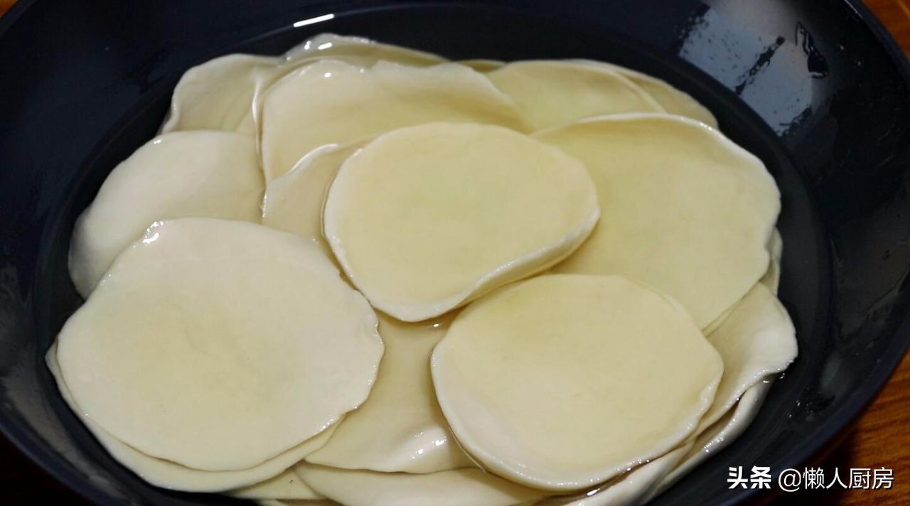 卷菜薄饼怎么做又软又筋道,薄饼面糊怎么和又软又筋道