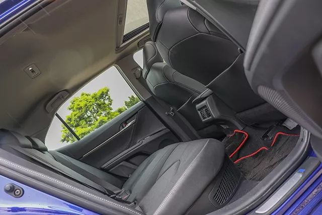 阿特兹和凯美瑞驾驶感受,阿特兹2.5车主真实感受