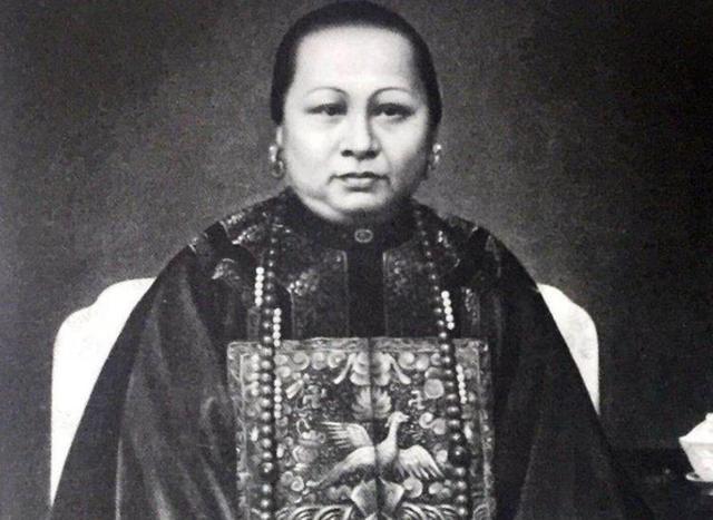 香港女子被抛弃,香港女星被富豪抛弃生三子