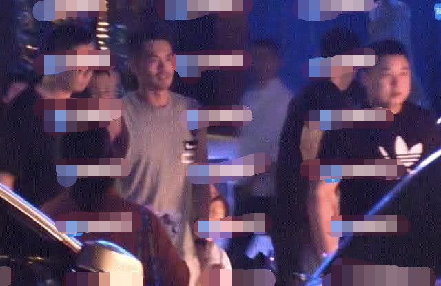 林丹装路人打球遭嫌后续,林丹街头