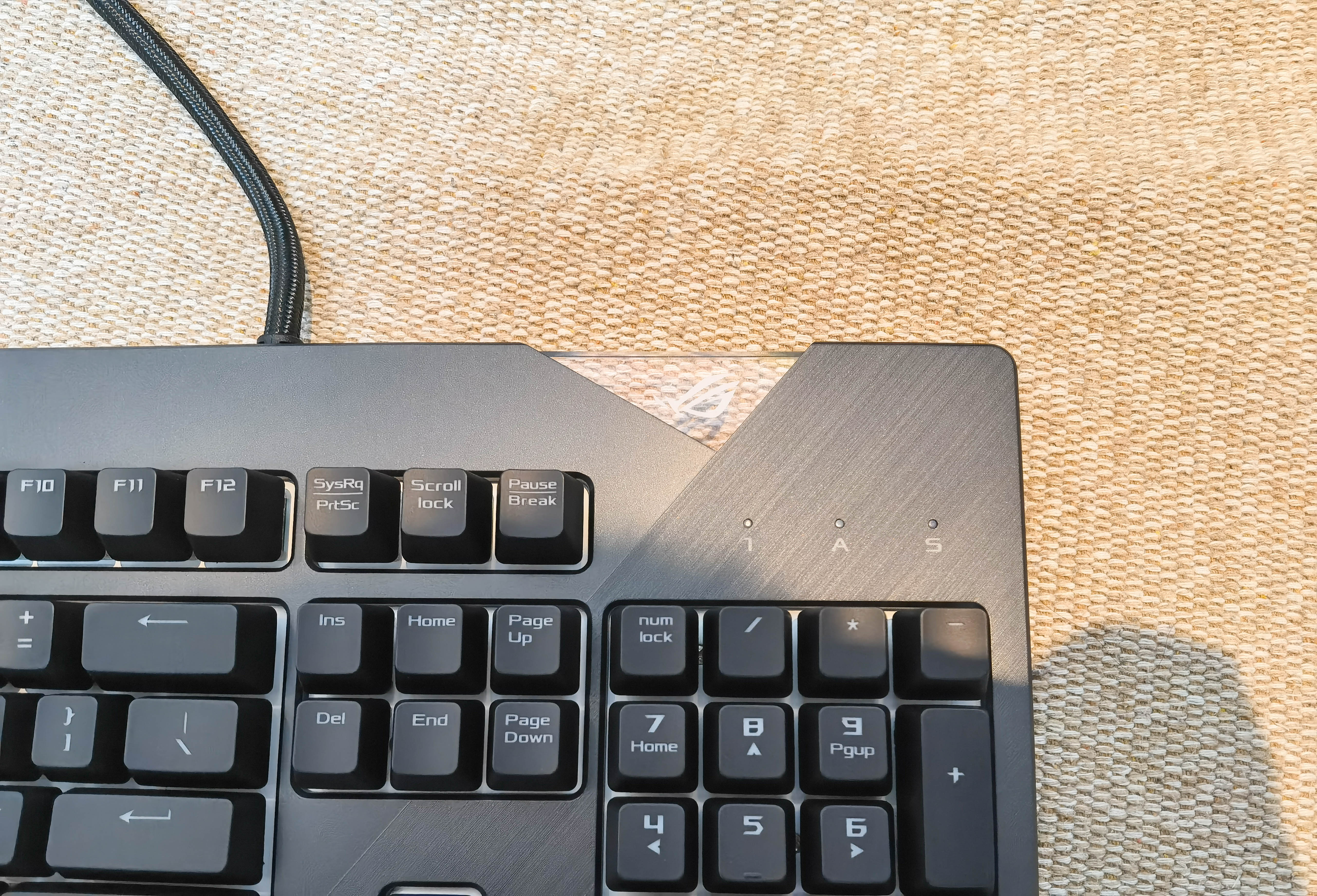 为信仰充值，华硕ROGSTRIXFLARE机械键盘使用体验