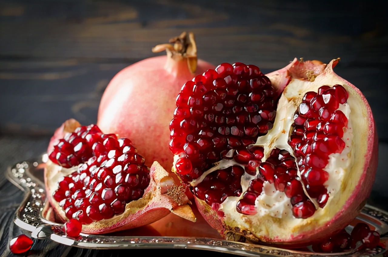 指甲上出现竖纹是身体出现了状况,如果指甲上有竖纹要注意了