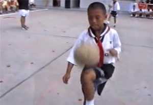 武磊颠球视频,武磊颠球