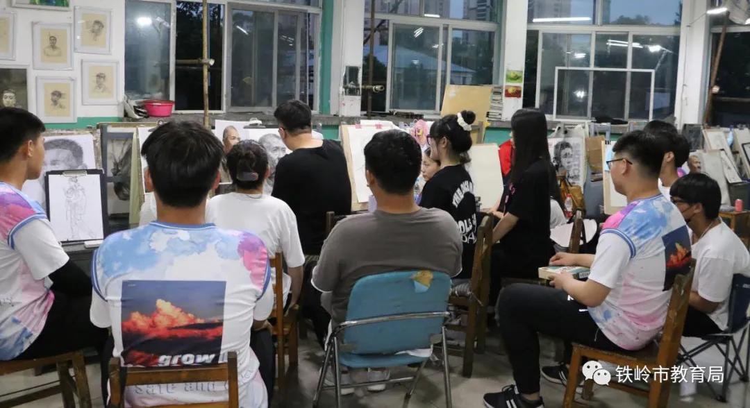 诚实守信立德立行,诚实守信励志人生