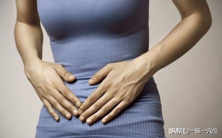 女性小腹坠胀按压疼有炎症,女性小腹一按有隐隐作痛