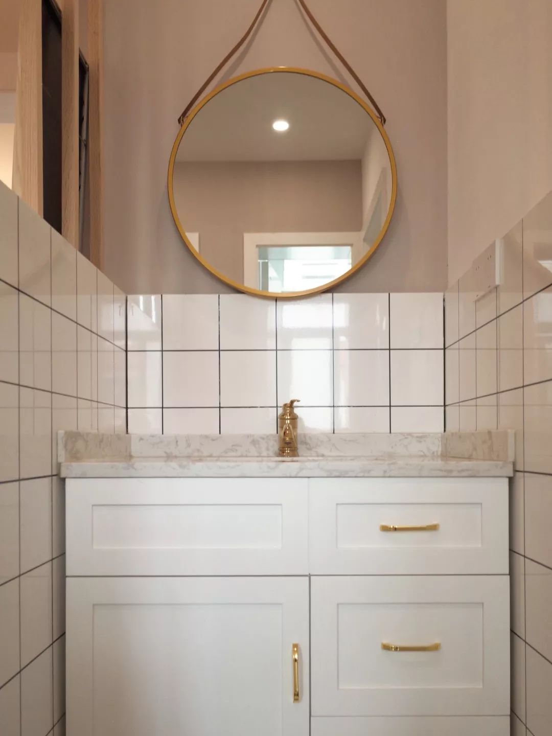 老房子翻新改造卧室ins风,老破小改造成温馨两层小院