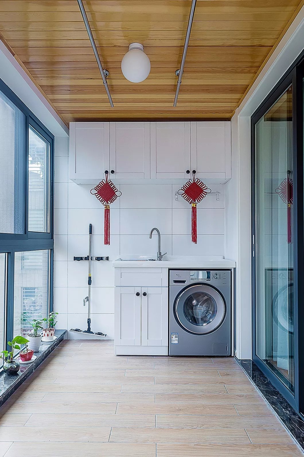 一楼房间太潮了有没有办法,一楼装修好了潮得很怎么补救