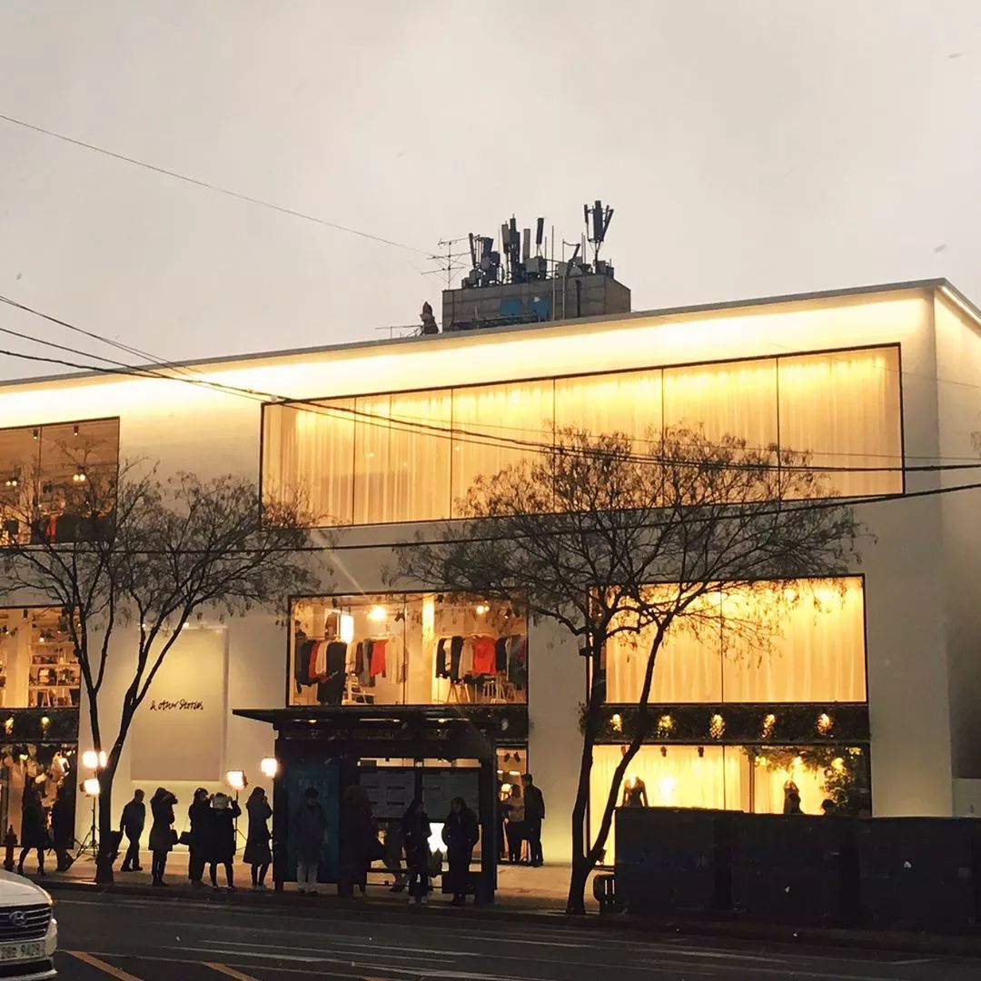 打HPV、考国际驾照、当练习生、看演唱会、泡夜店，这才是首尔