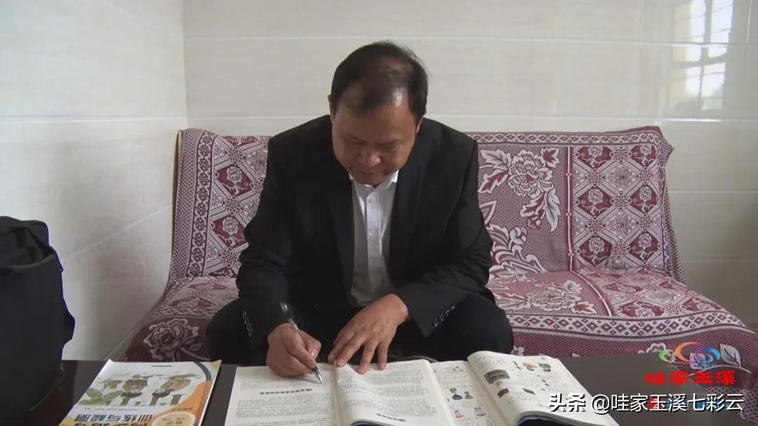 平凡的一线教师不平凡的教育故事,致敬老师感人故事